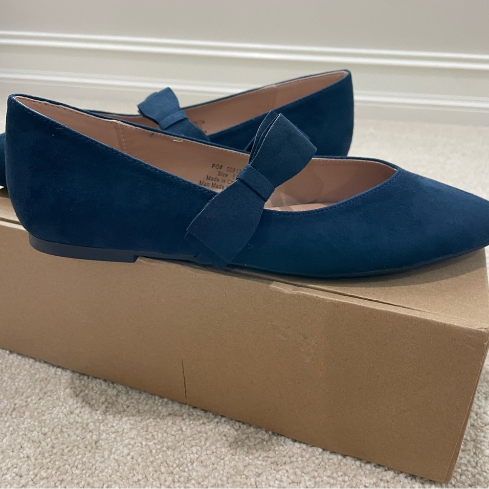 Journee Collection Navy Bow Pointed-Toe Flats